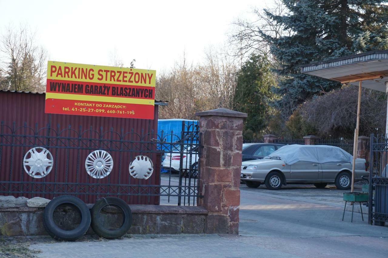 Przytulne I Atrakcyjne Mieszkanie Z Pelnym Wyposazeniem, Dwa Pokoje Skarżysko-Kamienna Exteriör bild